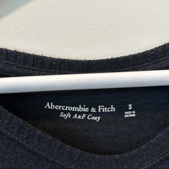 Abercrombie & Fitch Basic Long Sleeve Black Sweater Crewneck Soft A&F Cozy Knit - Picture 5 of 8